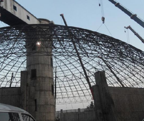 上饶网架分条或分块安装法